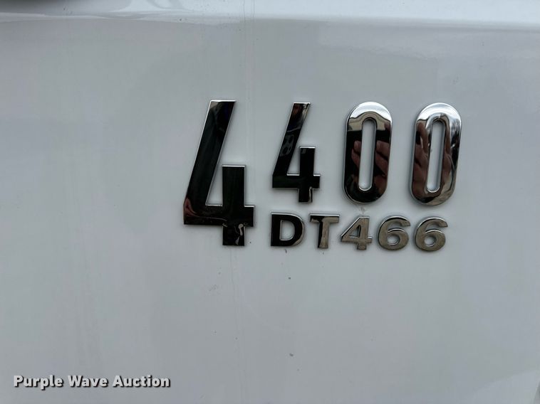 image for item EN5102 2007 International 4400 truck cab and chassis