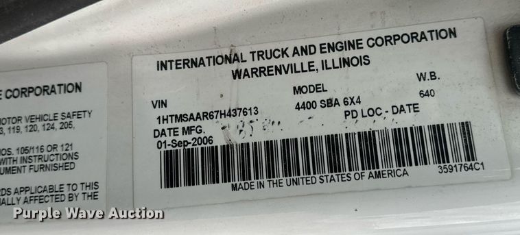 image for item EN5102 2007 International 4400 truck cab and chassis