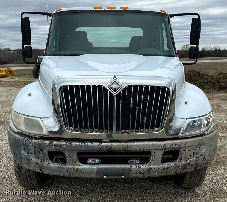 image for item EN5103 2007 International 4400 truck cab and chassis