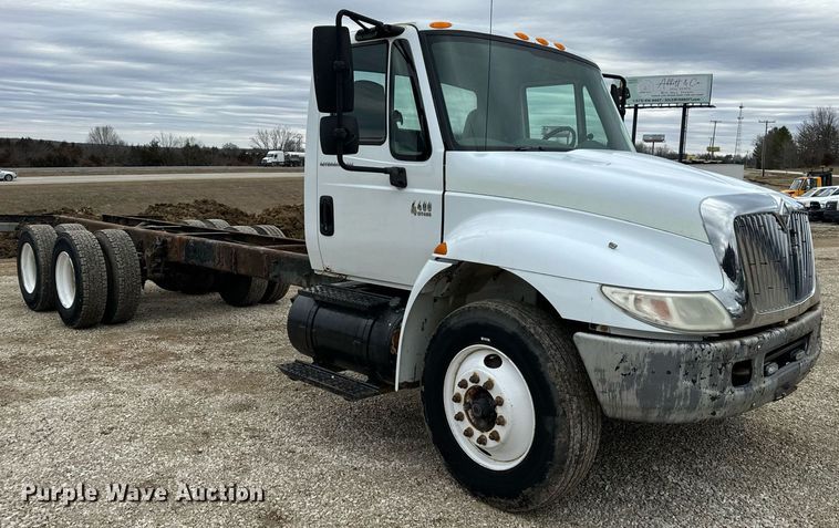 image for item EN5103 2007 International 4400 truck cab and chassis