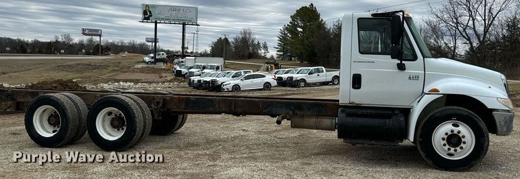 image for item EN5103 2007 International 4400 truck cab and chassis