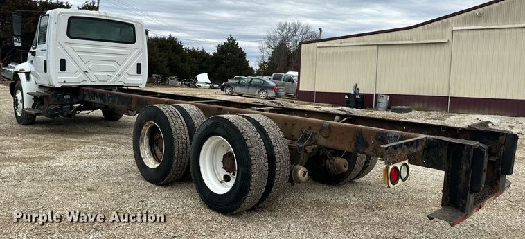 image for item EN5103 2007 International 4400 truck cab and chassis