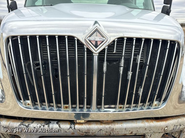 image for item EN5103 2007 International 4400 truck cab and chassis