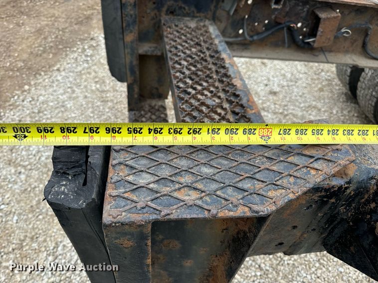 image for item EN5103 2007 International 4400 truck cab and chassis