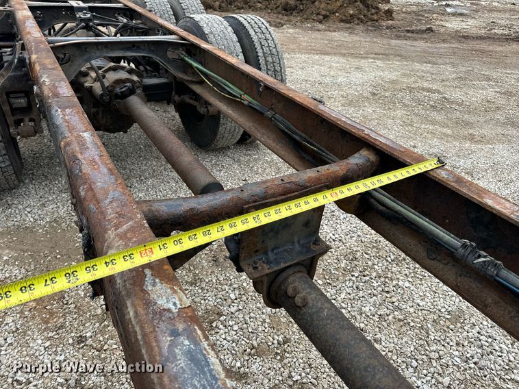 image for item EN5103 2007 International 4400 truck cab and chassis