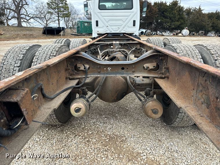 image for item EN5103 2007 International 4400 truck cab and chassis