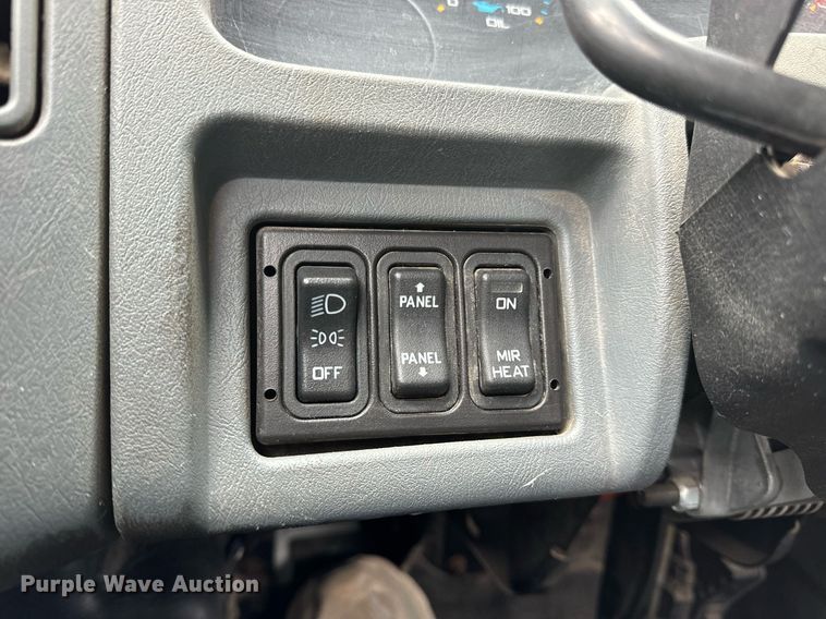 image for item EN5103 2007 International 4400 truck cab and chassis