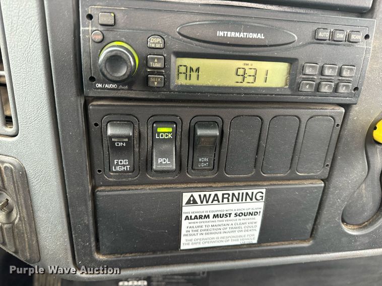 image for item EN5103 2007 International 4400 truck cab and chassis