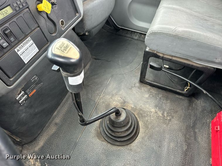 image for item EN5103 2007 International 4400 truck cab and chassis