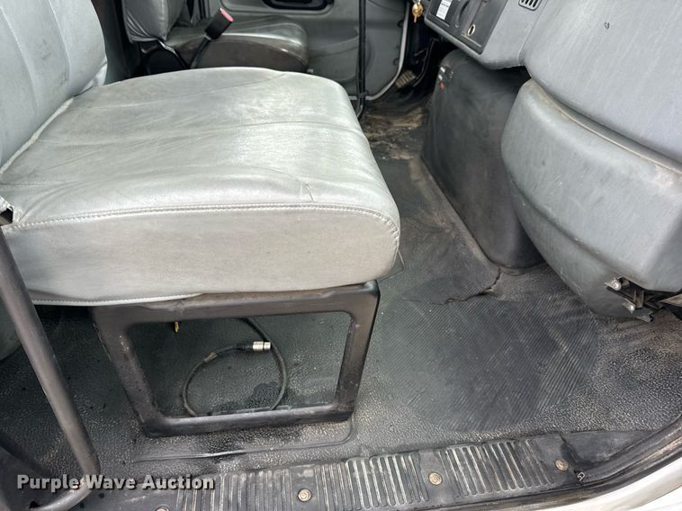 image for item EN5103 2007 International 4400 truck cab and chassis