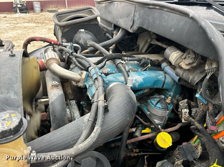 image for item EN5103 2007 International 4400 truck cab and chassis