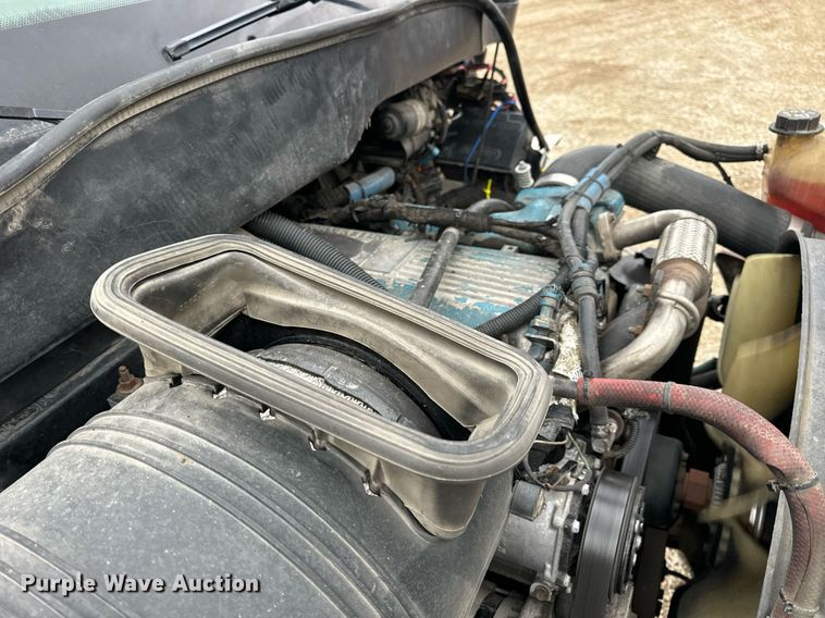 image for item EN5103 2007 International 4400 truck cab and chassis