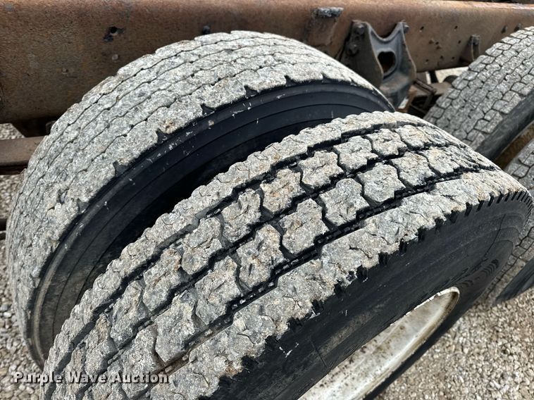 image for item EN5103 2007 International 4400 truck cab and chassis