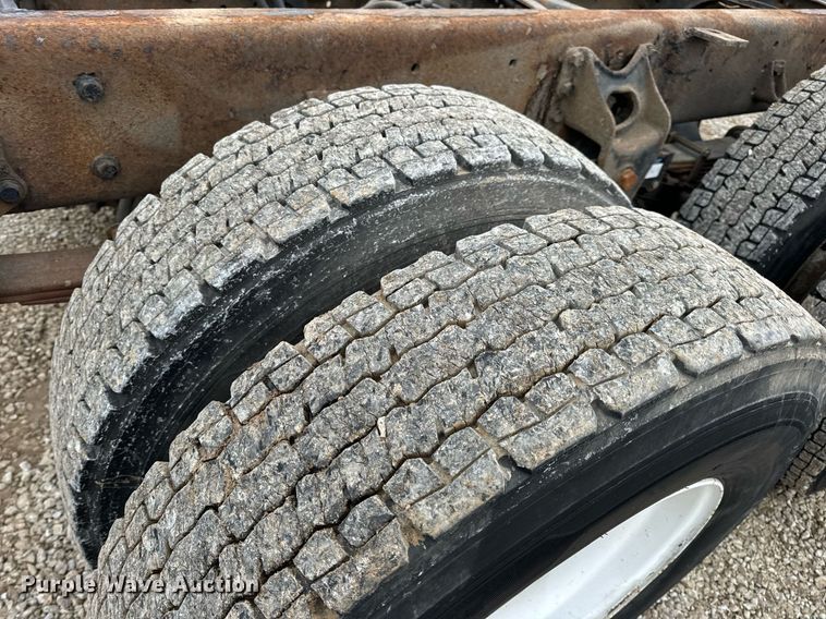 image for item EN5103 2007 International 4400 truck cab and chassis