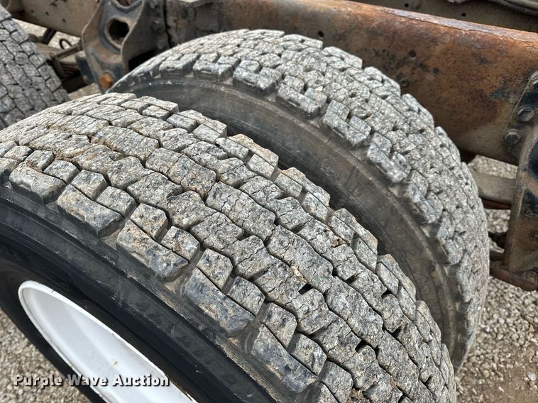 image for item EN5103 2007 International 4400 truck cab and chassis