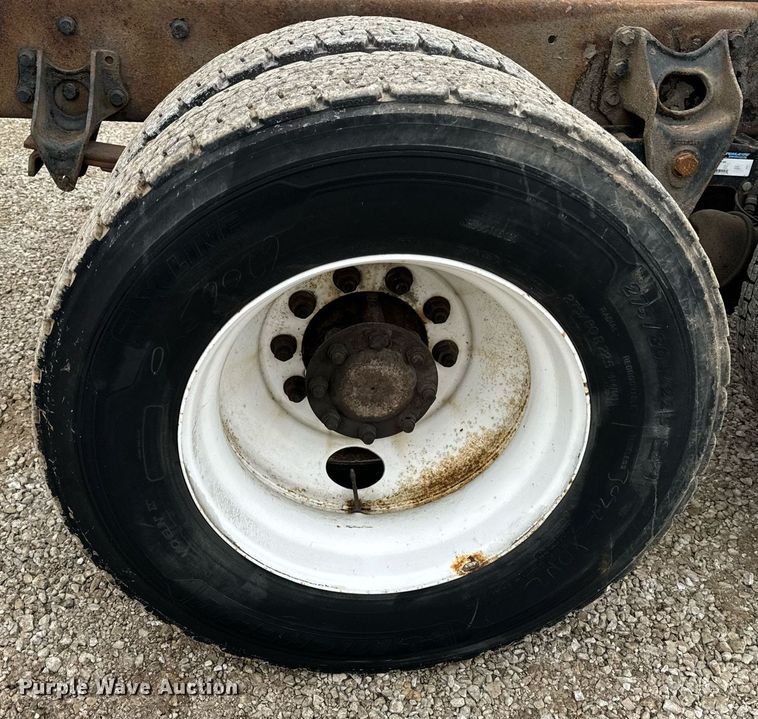 image for item EN5103 2007 International 4400 truck cab and chassis