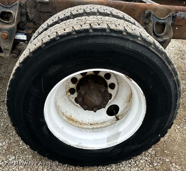 image for item EN5103 2007 International 4400 truck cab and chassis