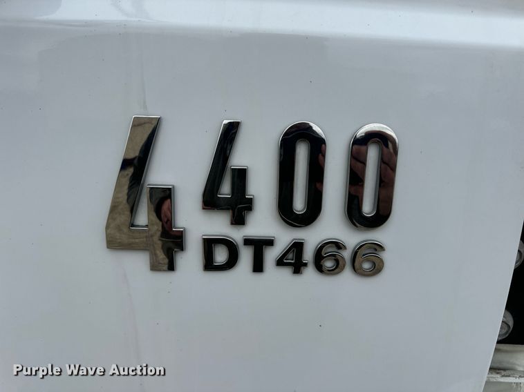 image for item EN5103 2007 International 4400 truck cab and chassis