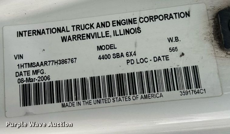 image for item EN5103 2007 International 4400 truck cab and chassis