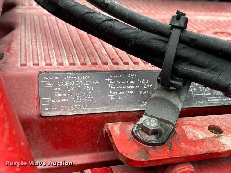 image for item EN5104 2013 Volvo VN semi truck