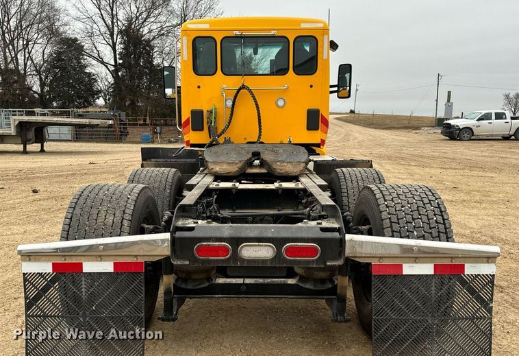 image for item EN5105 2020 Kenworth T680 semi truck