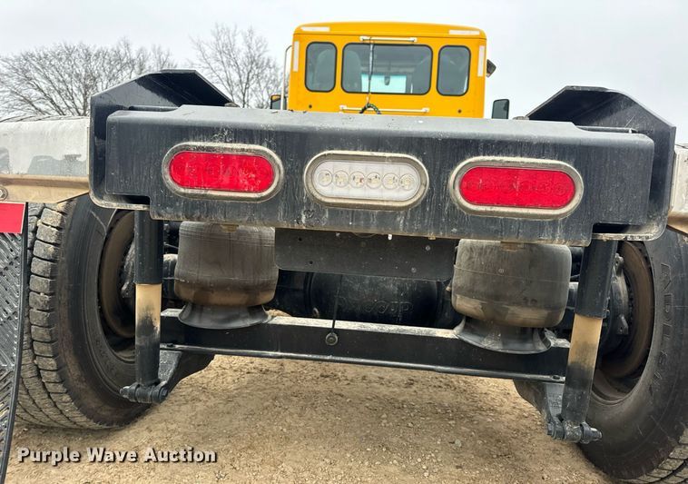 image for item EN5105 2020 Kenworth T680 semi truck