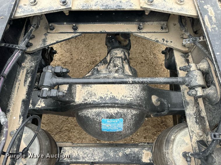 image for item EN5105 2020 Kenworth T680 semi truck