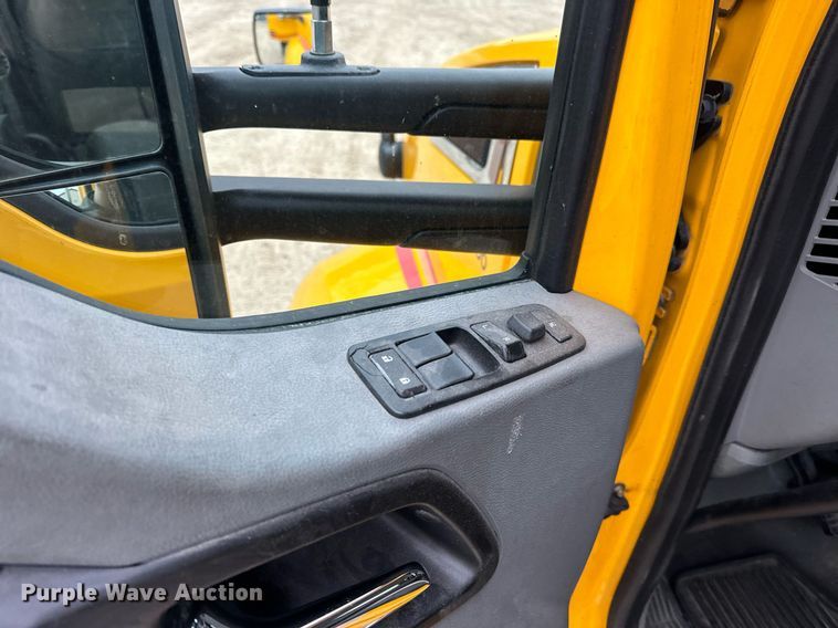 image for item EN5105 2020 Kenworth T680 semi truck