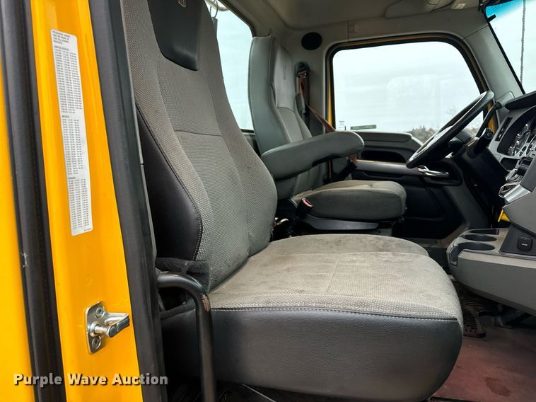 image for item EN5105 2020 Kenworth T680 semi truck