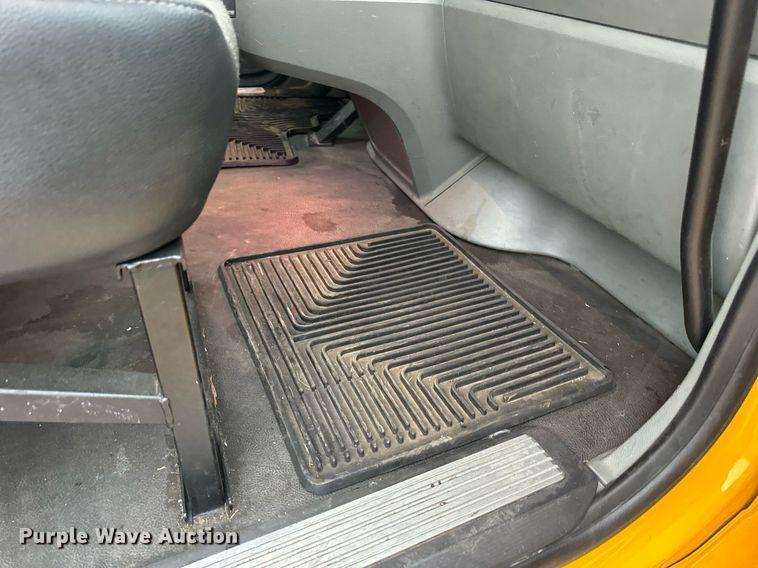 image for item EN5105 2020 Kenworth T680 semi truck