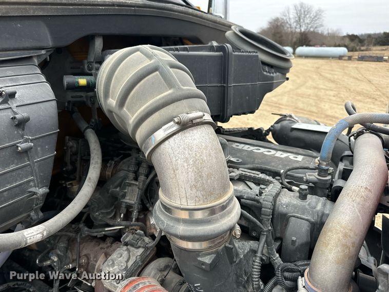 image for item EN5105 2020 Kenworth T680 semi truck