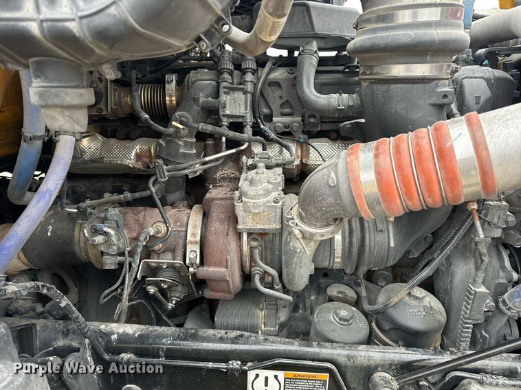 image for item EN5105 2020 Kenworth T680 semi truck