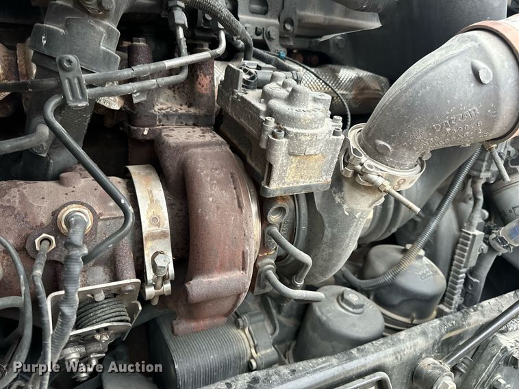 image for item EN5105 2020 Kenworth T680 semi truck