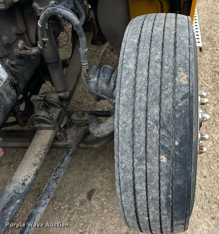 image for item EN5105 2020 Kenworth T680 semi truck