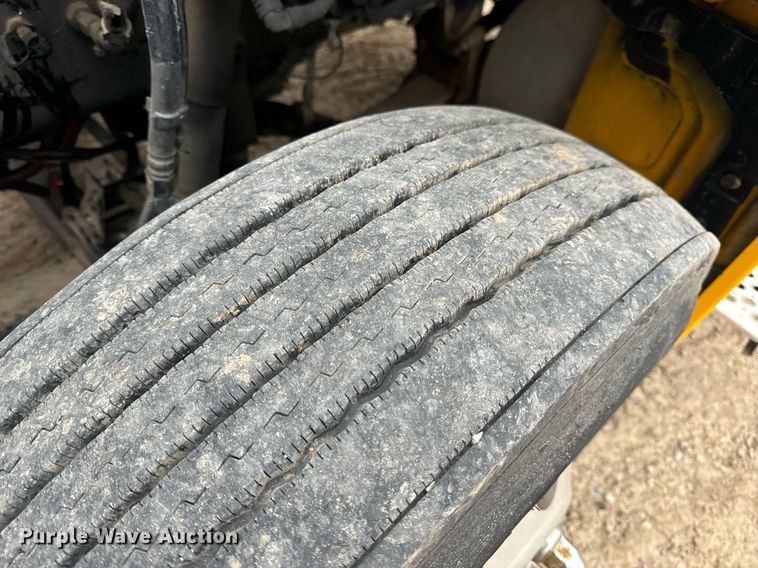 image for item EN5105 2020 Kenworth T680 semi truck