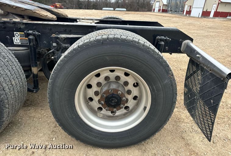 image for item EN5105 2020 Kenworth T680 semi truck