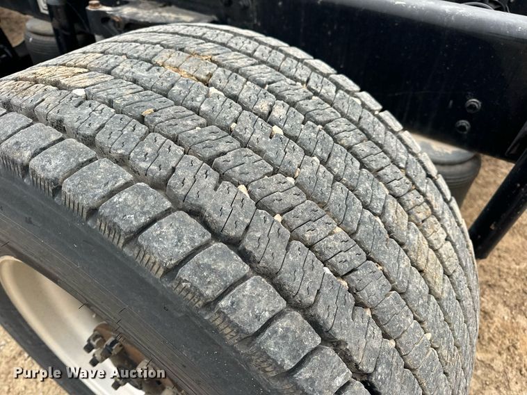 image for item EN5105 2020 Kenworth T680 semi truck