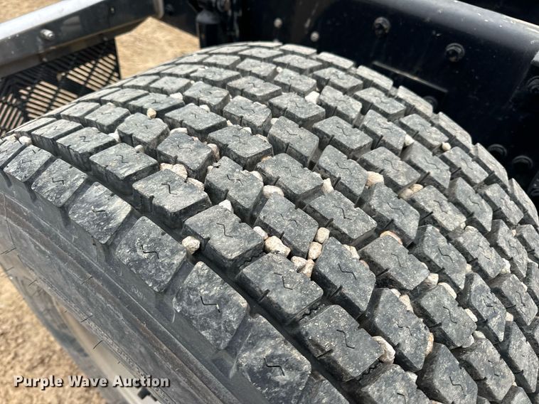 image for item EN5105 2020 Kenworth T680 semi truck