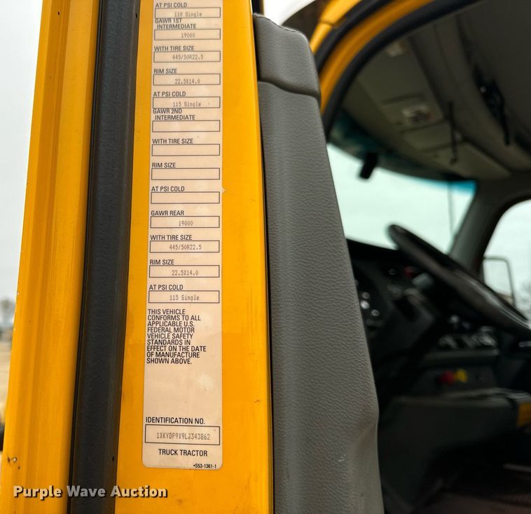 image for item EN5105 2020 Kenworth T680 semi truck