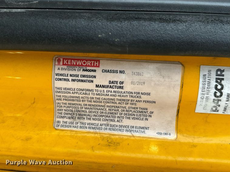 image for item EN5105 2020 Kenworth T680 semi truck