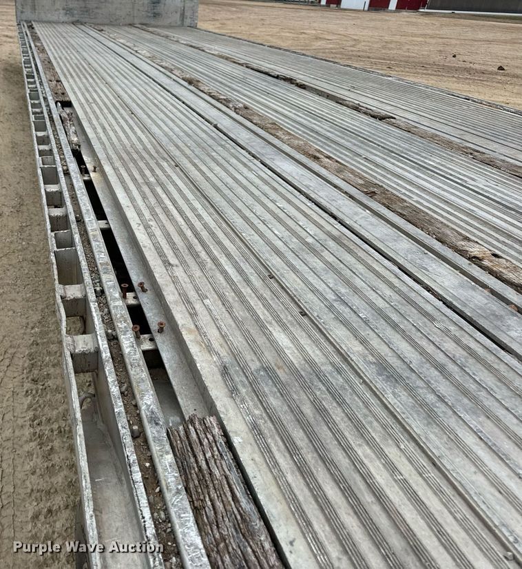 image for item EN5106 2006 Reitnouer DropMizer drop deck equipment trailer