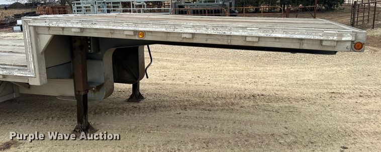 image for item EN5106 2006 Reitnouer DropMizer drop deck equipment trailer