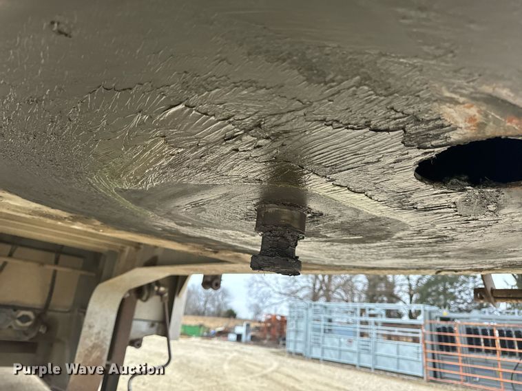 image for item EN5106 2006 Reitnouer DropMizer drop deck equipment trailer