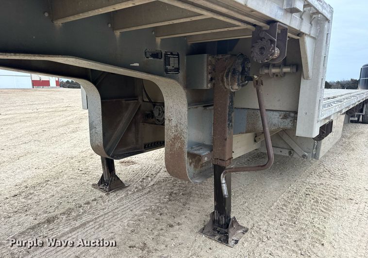 image for item EN5106 2006 Reitnouer DropMizer drop deck equipment trailer