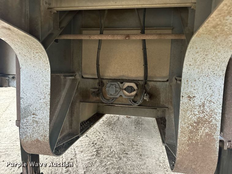 image for item EN5106 2006 Reitnouer DropMizer drop deck equipment trailer