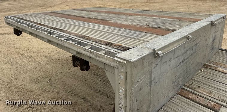 image for item EN5106 2006 Reitnouer DropMizer drop deck equipment trailer