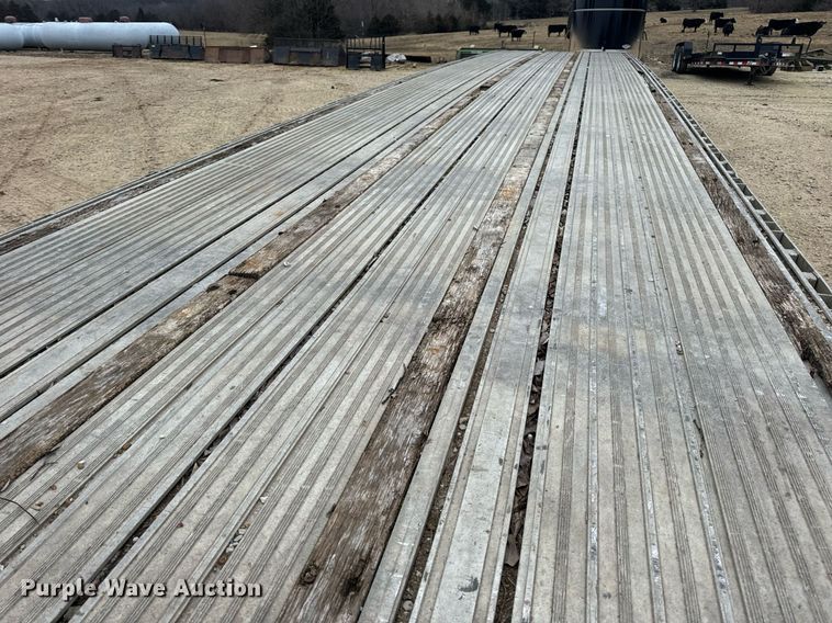 image for item EN5106 2006 Reitnouer DropMizer drop deck equipment trailer