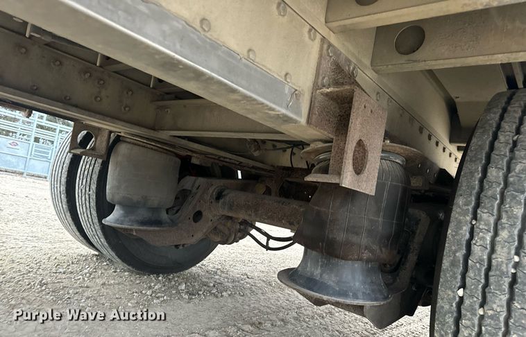 image for item EN5106 2006 Reitnouer DropMizer drop deck equipment trailer