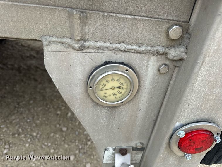 image for item EN5106 2006 Reitnouer DropMizer drop deck equipment trailer