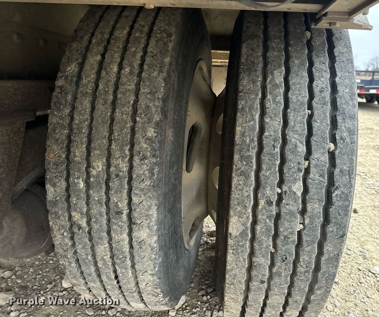 image for item EN5106 2006 Reitnouer DropMizer drop deck equipment trailer